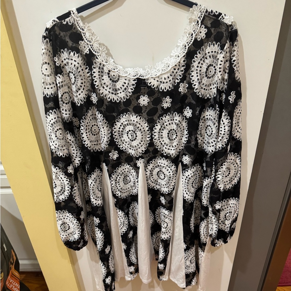 Black & White Crochet Lace Pattern Peasant Top